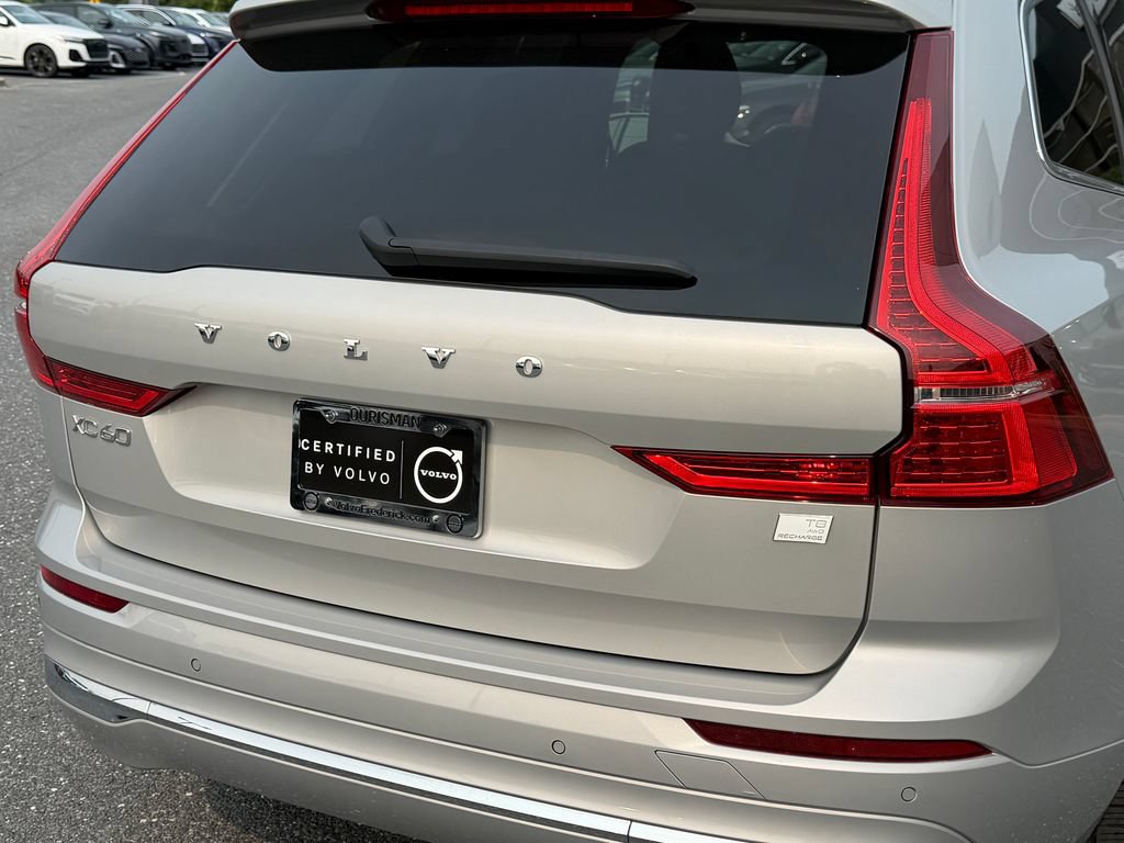 Certified 2023 Volvo XC60 T8 Core AWD/4WD image 11