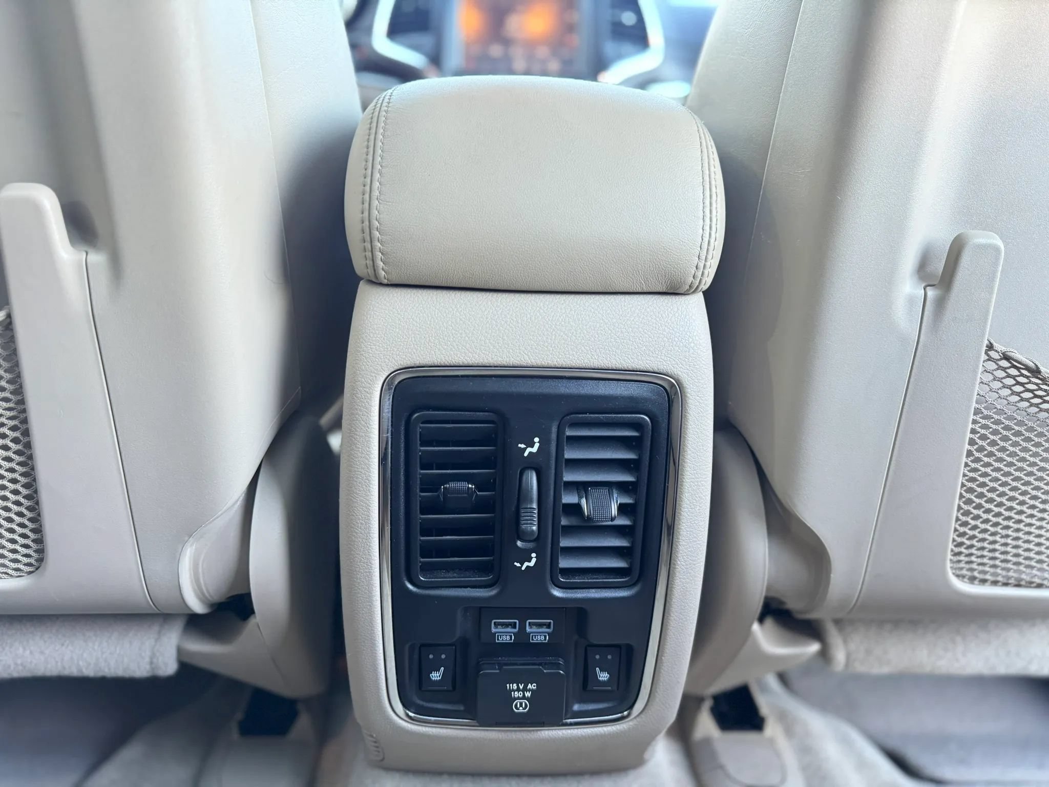 Used 2016 Jeep Grand Cherokee Overland w/ Advanced Technology Group AWD/4WD image 15