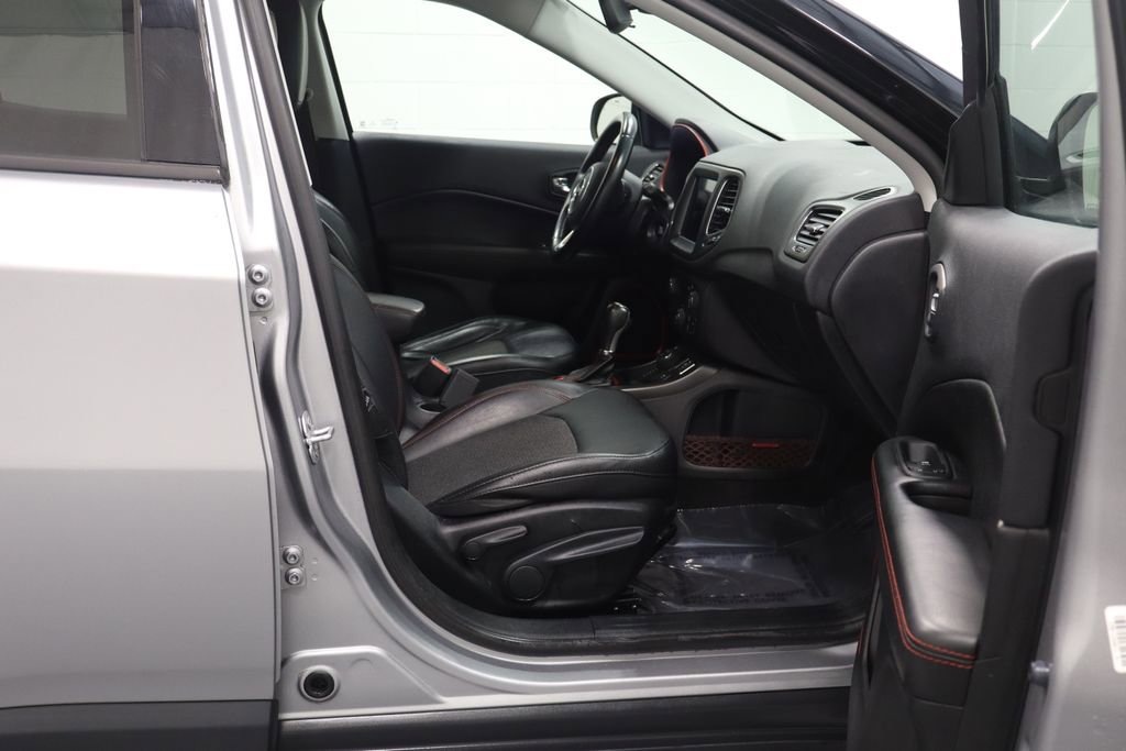 Certified 2019 Jeep Compass Trailhawk w/ Safety & Security Group image 21