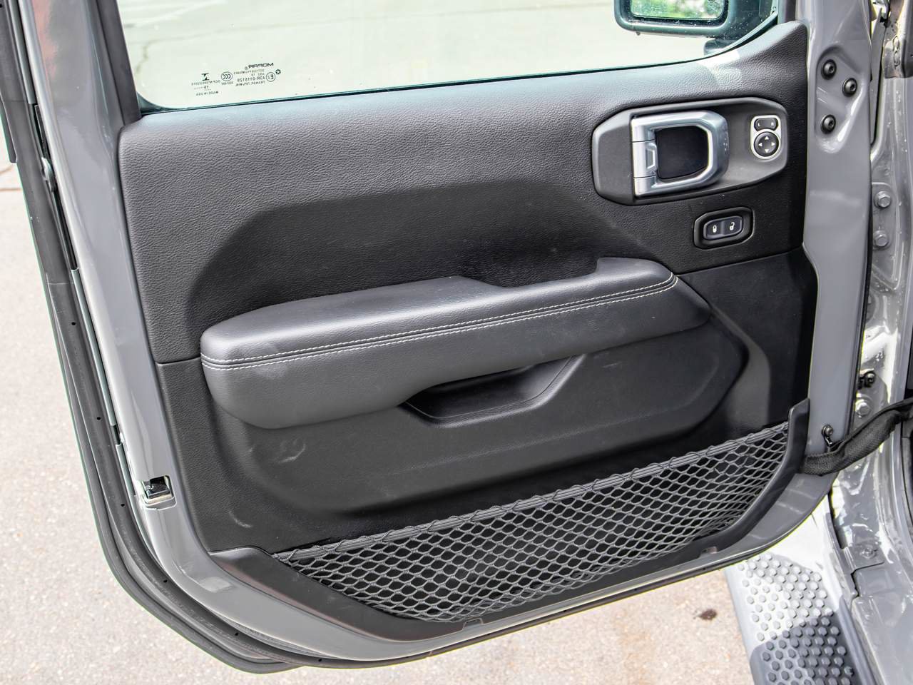 Used 2019 Jeep Wrangler Unlimited Sahara AWD/4WD image 9