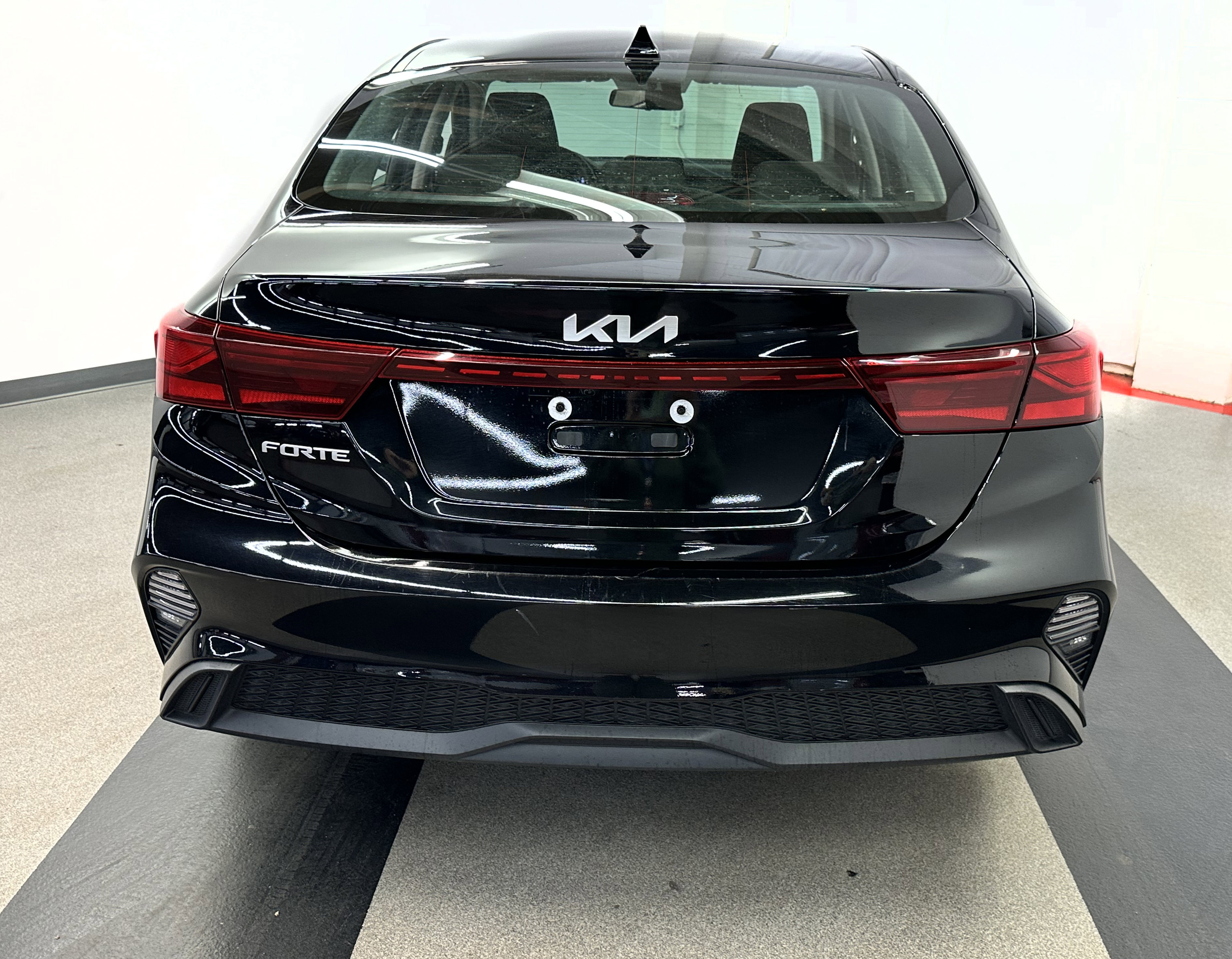 Used 2024 Kia Forte LXS image 11