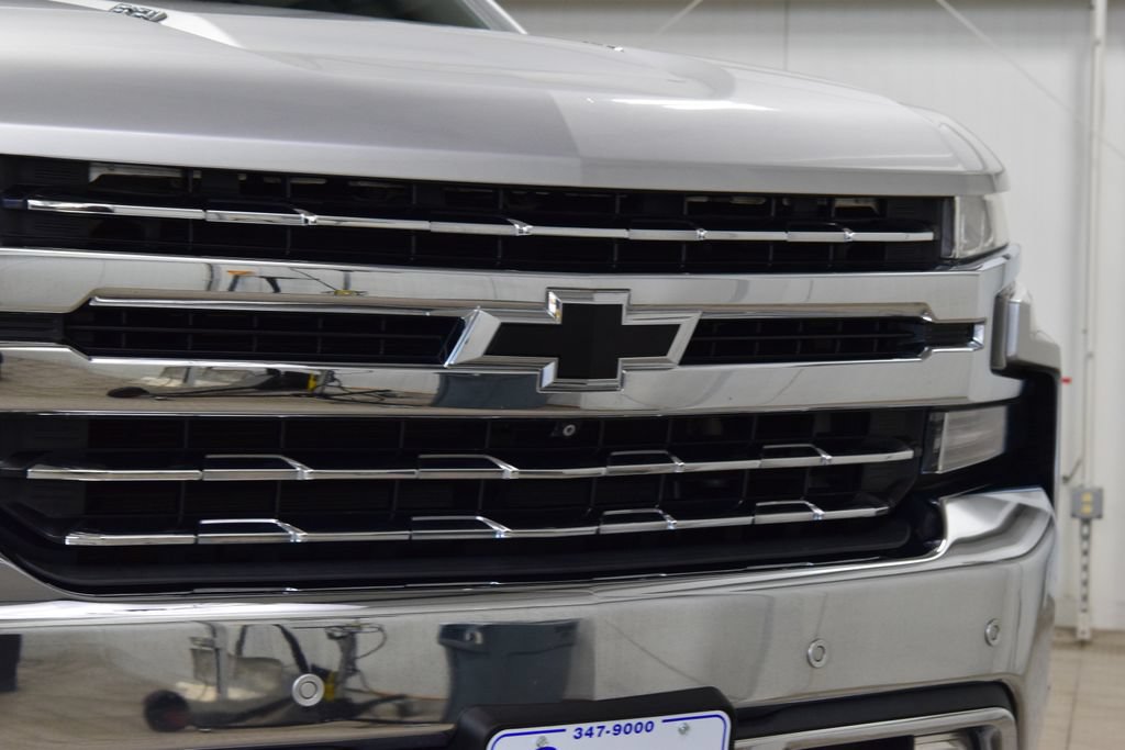 Used 2019 Chevrolet Silverado 1500 LTZ w/ LTZ Premium Package AWD/4WD image 11