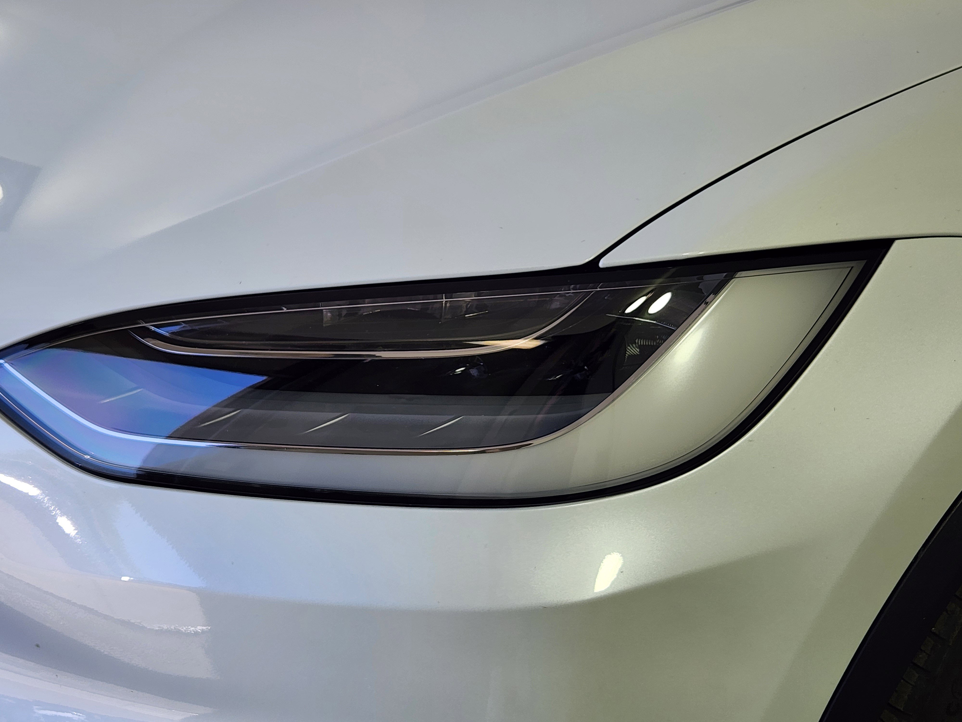Used 2022 Tesla Model X image 9