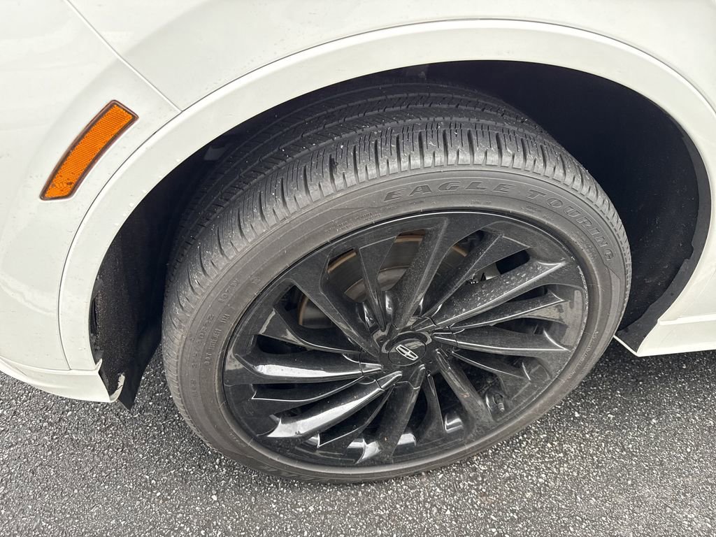 Used 2025 Lincoln Aviator Reserve w/ Equipment Group 201A image 4