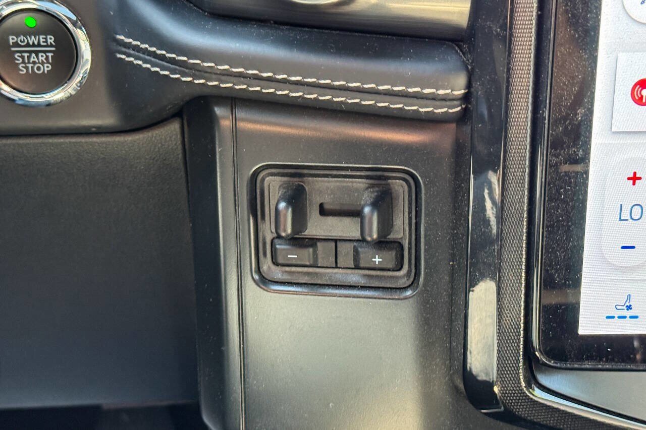 Used 2022 Ford F150 Lightning Platinum AWD/4WD image 38