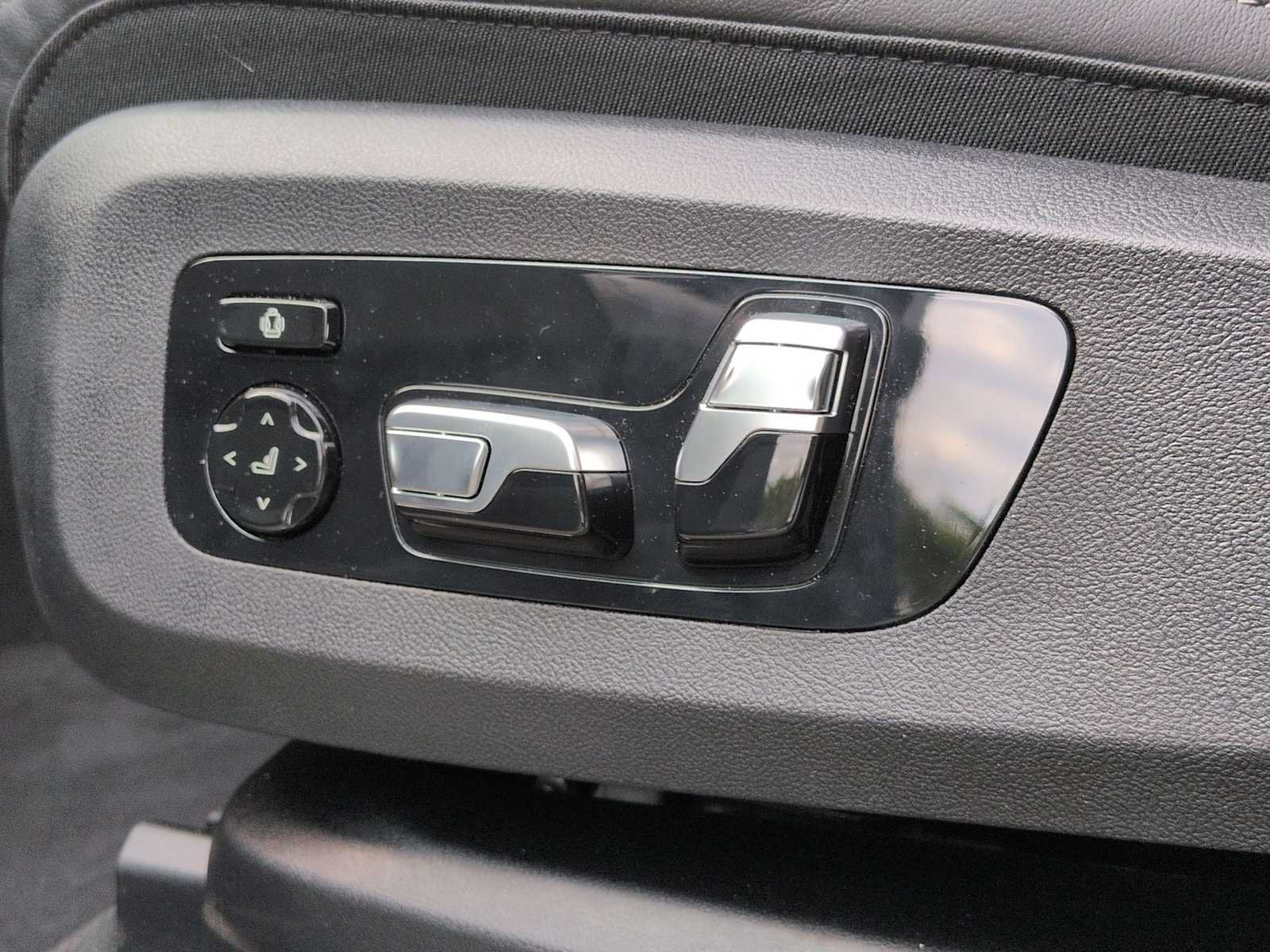 Used 2026 BMW X7 xDrive40i w/ M Sport Package AWD/4WD image 18