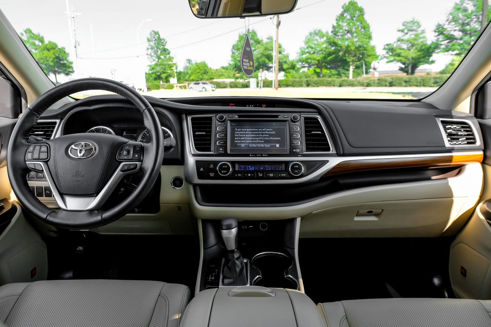 Used 2019 Toyota Highlander Limited FWD image 16