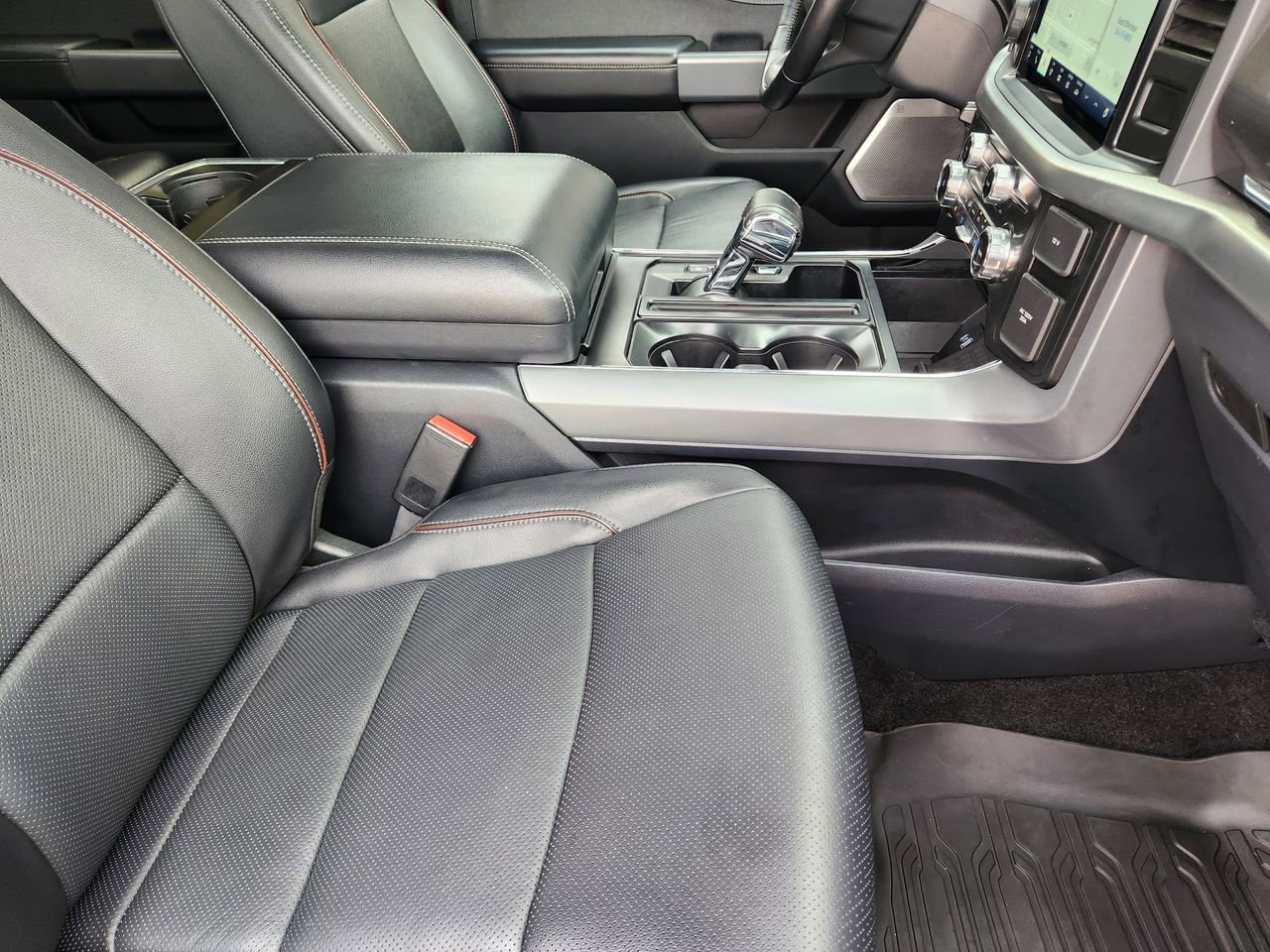 Used 2022 Ford F150 Lariat w/ Equipment Group 502A High image 13