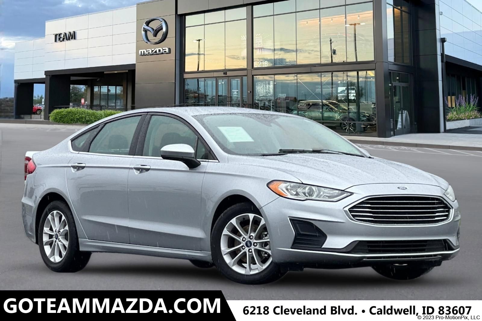 Used 2020 Ford Fusion SE image 1
