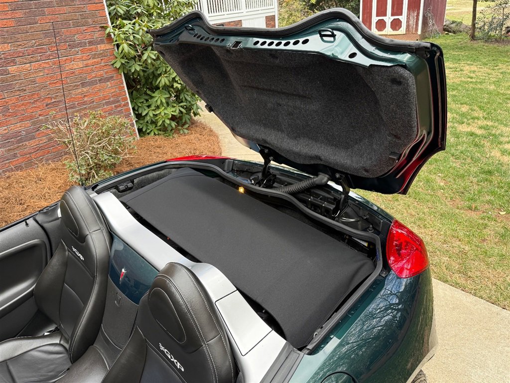 Used 2008 Pontiac Solstice GXP w/ Premium Package image 8