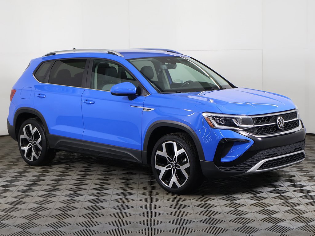 Used 2022 Volkswagen Taos SEL image 2