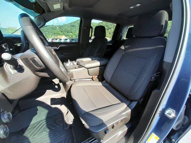 Used 2024 Chevrolet Silverado 1500 LT AWD/4WD image 39