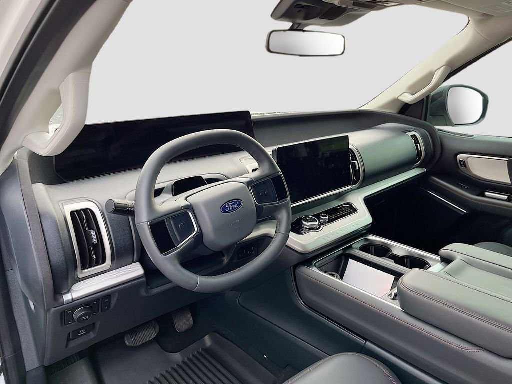 Used 2025 Ford Expedition Active AWD/4WD image 9