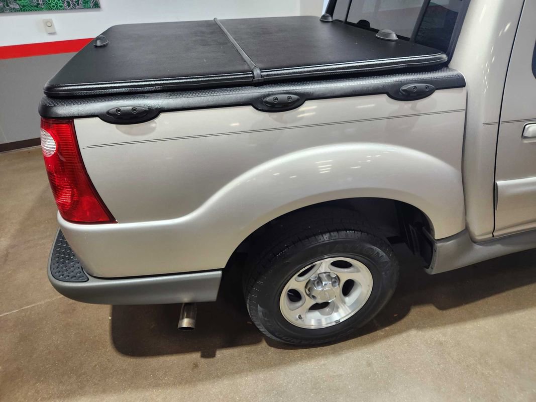 Used 2002 Ford Explorer Sport Trac 4x4 image 24