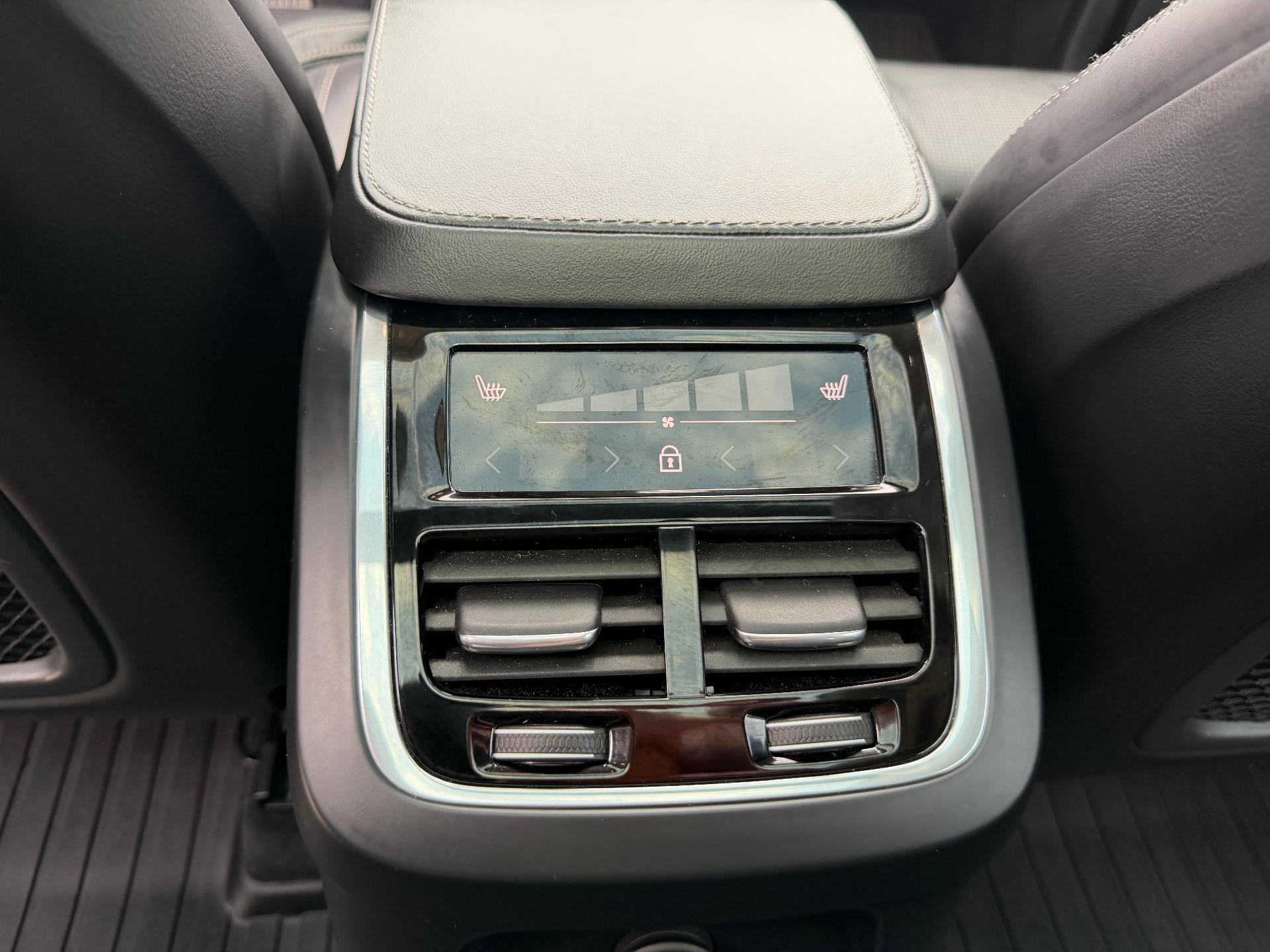 Used 2023 Volvo XC90 T8 Ultimate w/ Protection Package Premier image 21