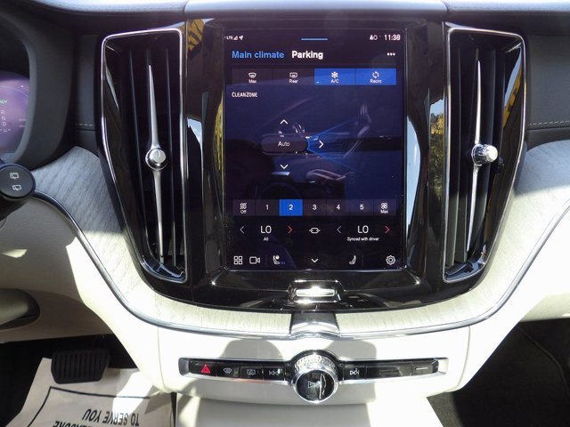 Certified 2023 Volvo XC60 T8 Ultimate w/ Climate Package image 19