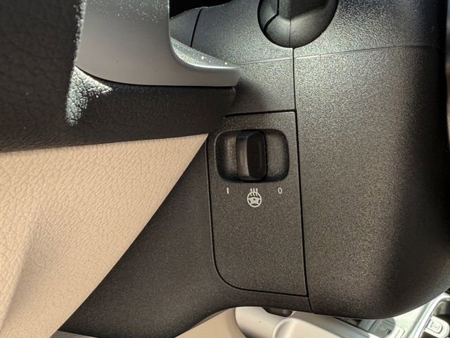 Used 2025 Mercedes-Benz GLB 250 4MATIC image 16