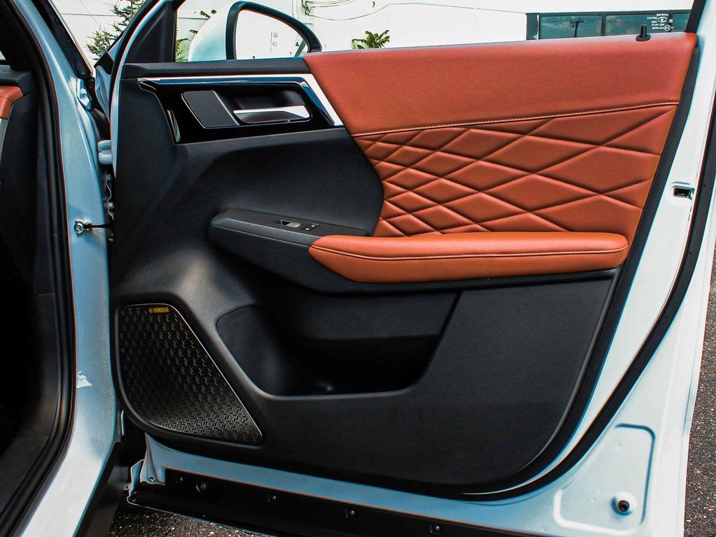 New 2025 Mitsubishi Outlander SEL image 12