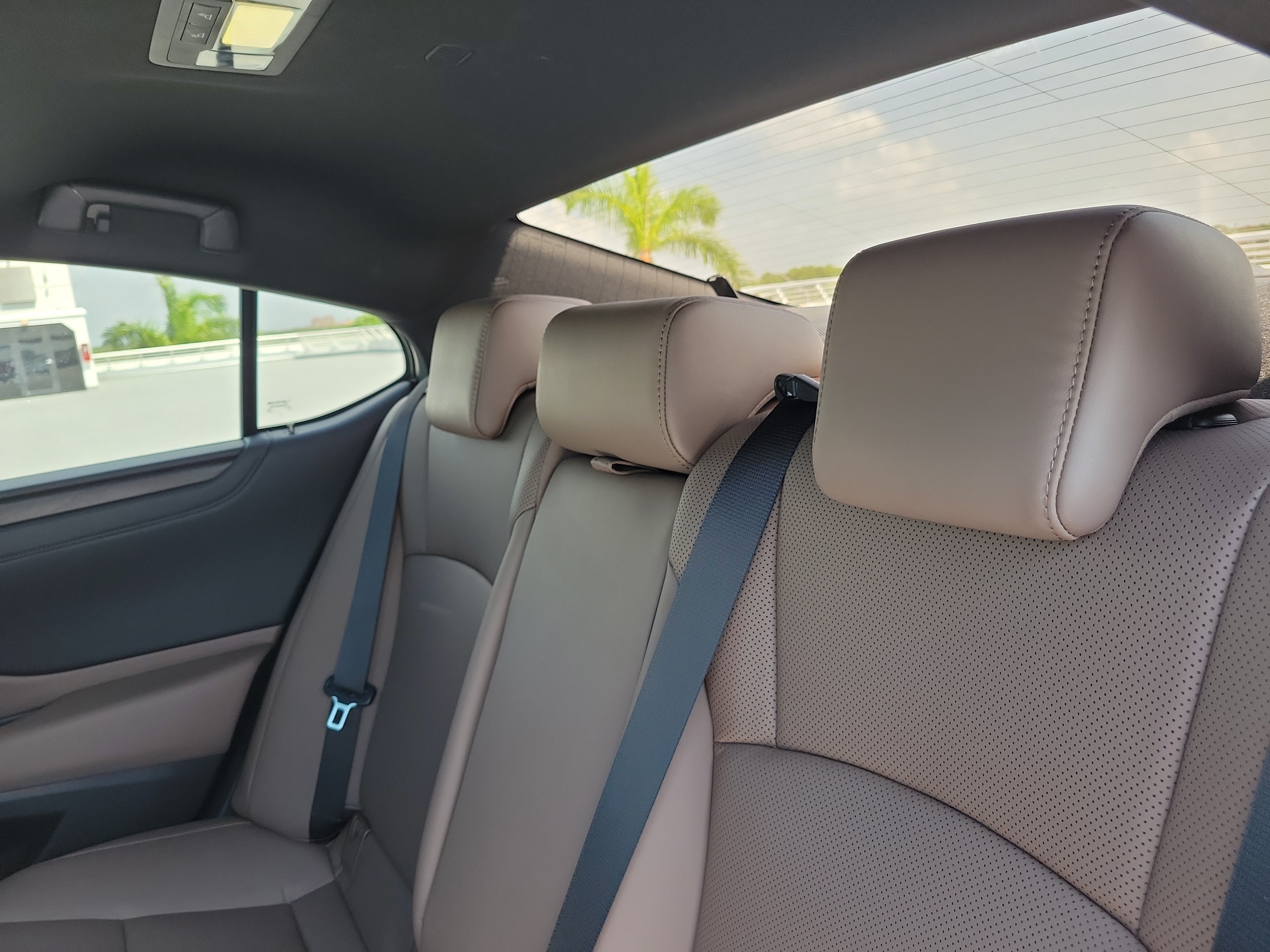 Certified 2025 Lexus ES 350 w/ Premium Package FWD image 12