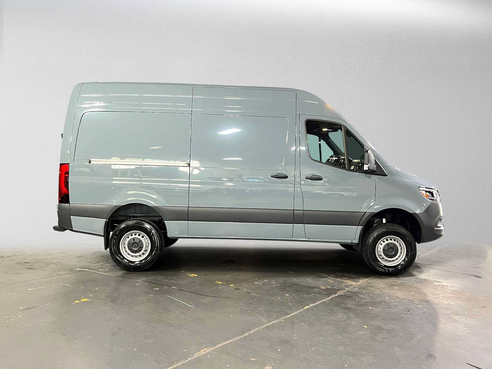 Used 2026 Mercedes-Benz Sprinter 2500 image 2