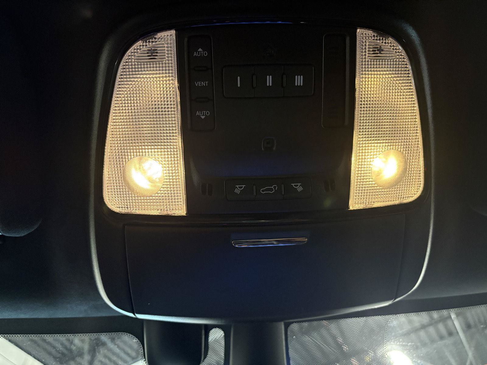 Used 2025 Dodge Durango SRT Hellcat AWD/4WD image 27