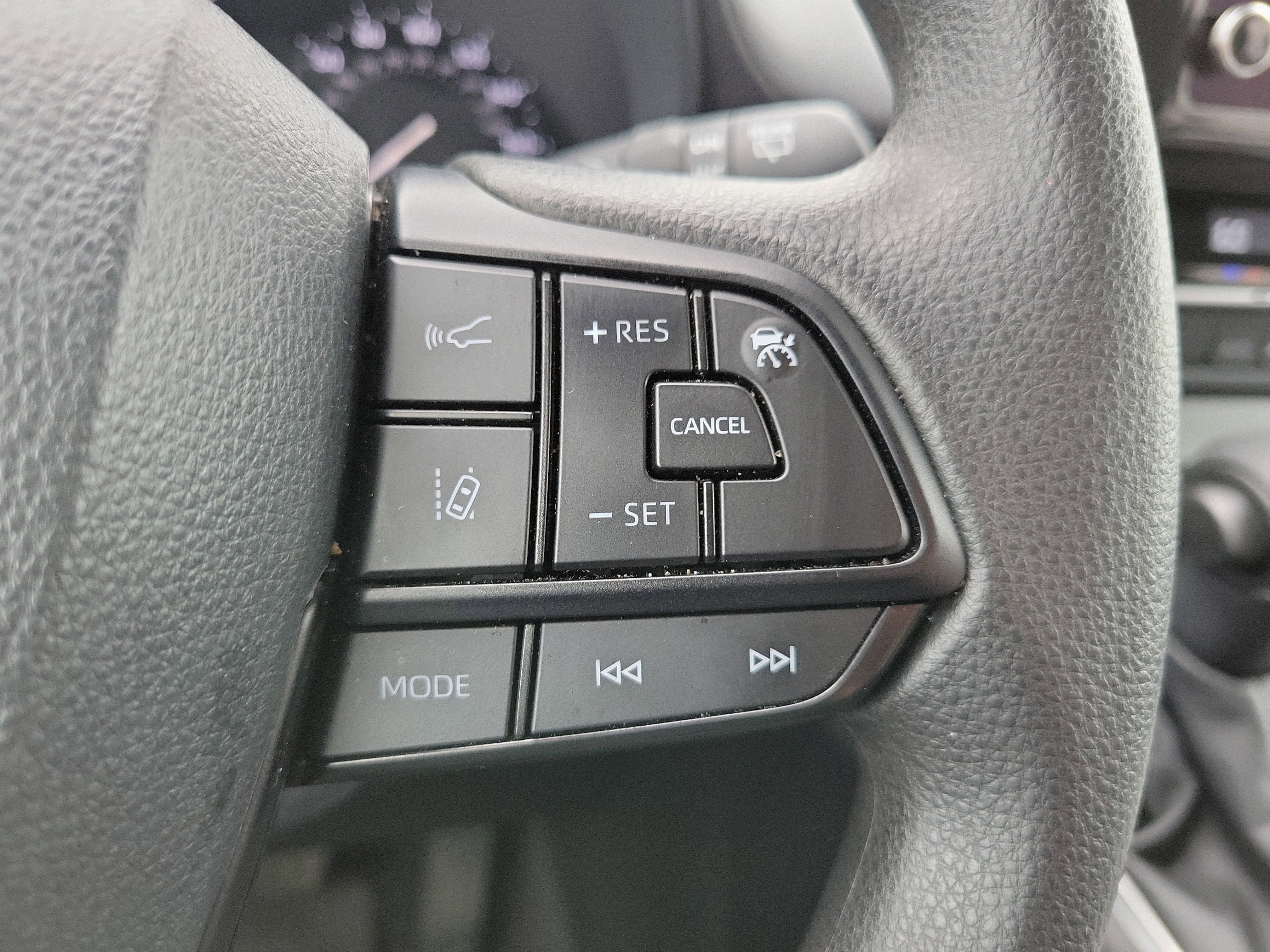 Used 2025 Toyota Sienna LE AWD/4WD image 22