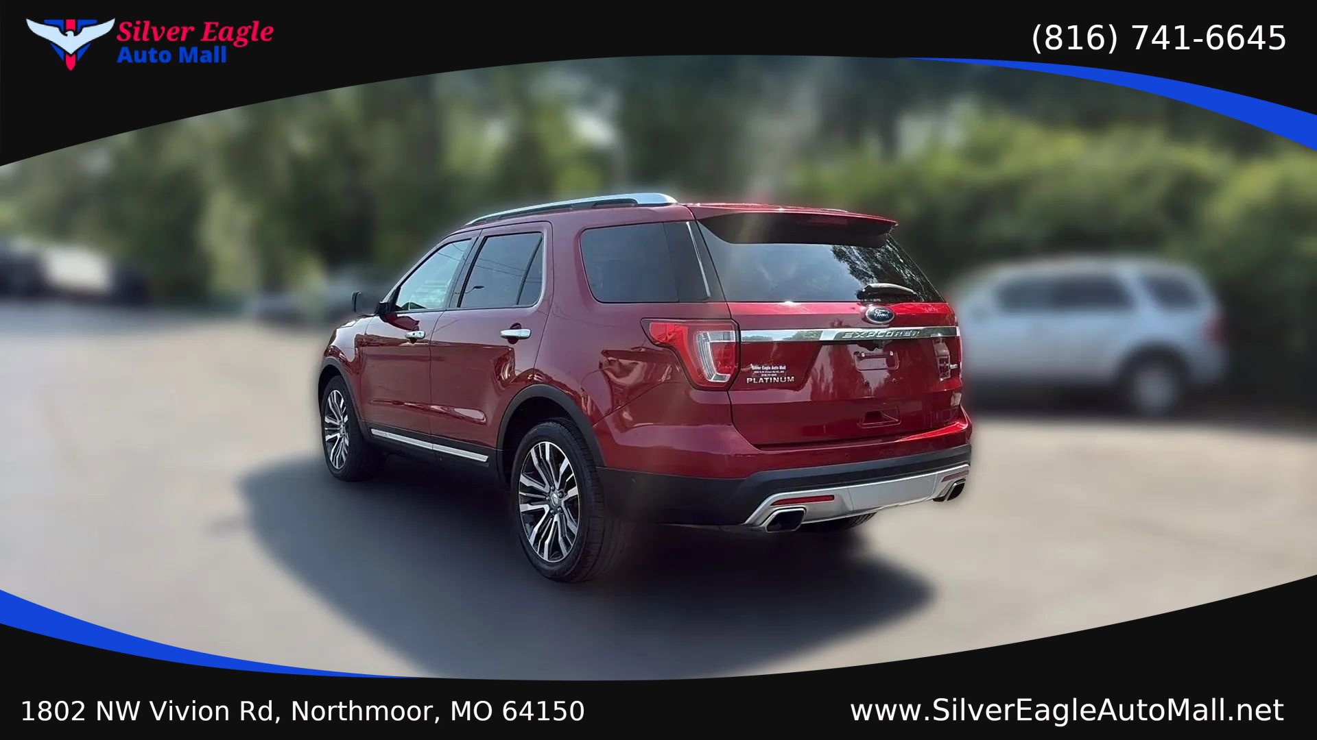 Used 2017 Ford Explorer Platinum AWD/4WD image 3