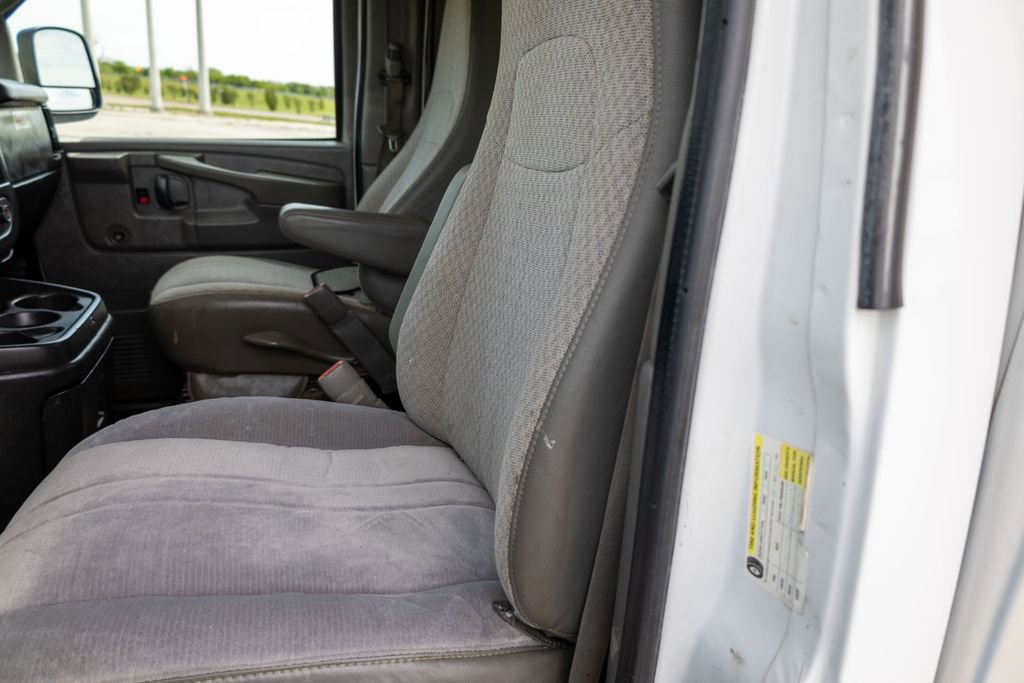 Used 2014 Chevrolet Express 3500 RWD image 10