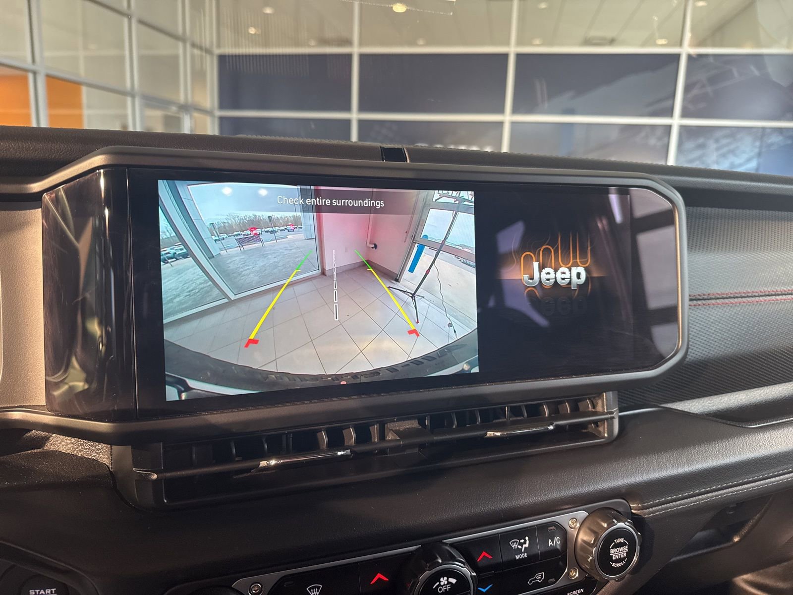 Used 2024 Jeep Wrangler Unlimited Rubicon image 33