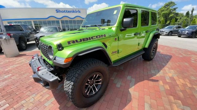 Used 2025 Jeep Wrangler Unlimited Rubicon AWD/4WD image 5