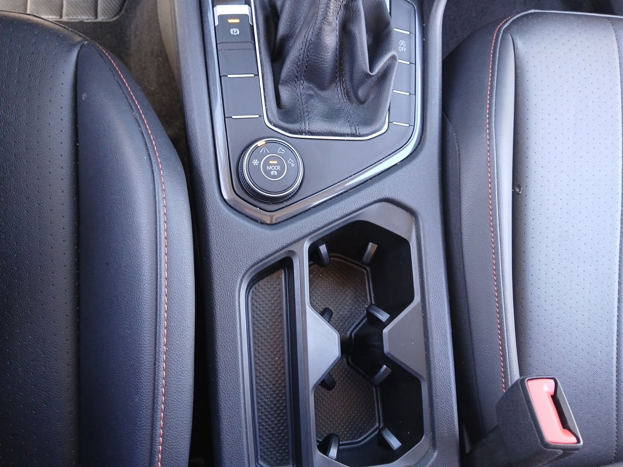 Used 2024 Volkswagen Tiguan Wolfsburg Edition AWD/4WD image 18