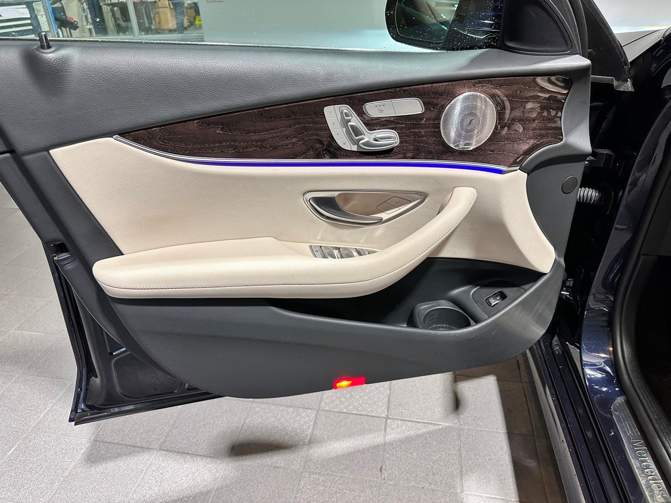 Used 2023 Mercedes-Benz E 350 4MATIC Sedan image 11