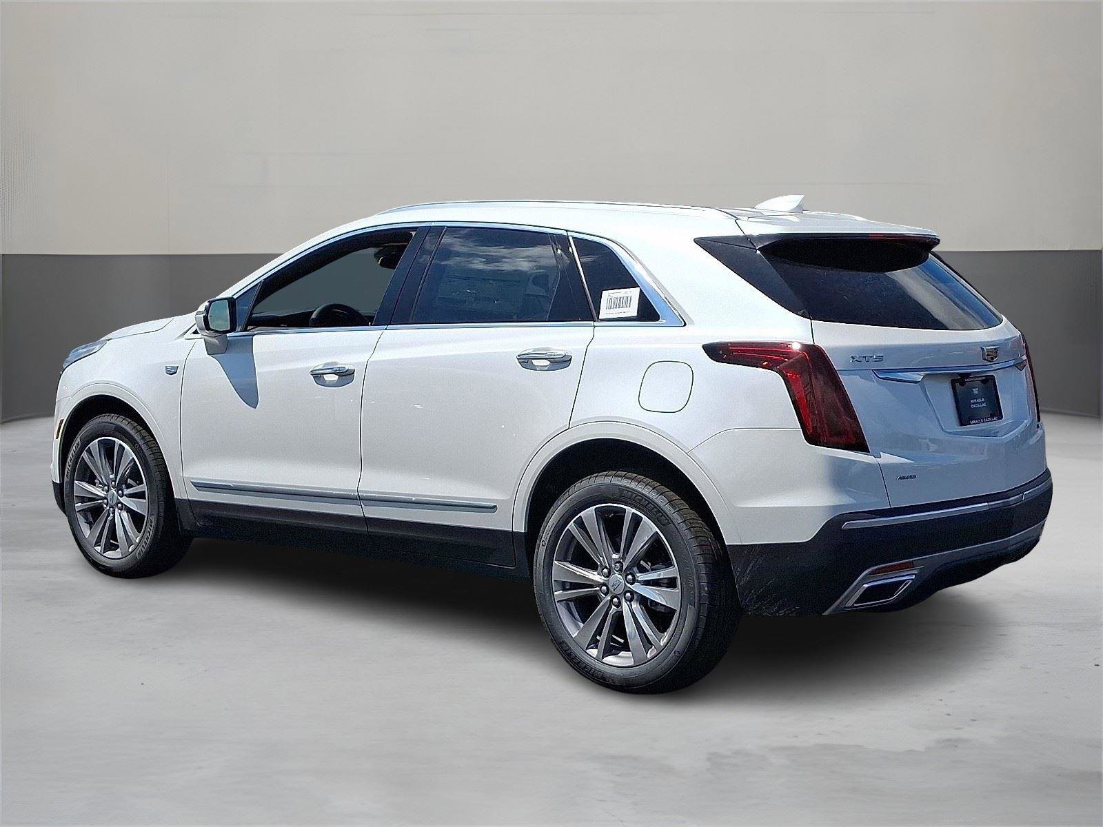 New 2025 Cadillac XT5 Premium Luxury w/ LPO, Floor Liner Package AWD/4WD image 4