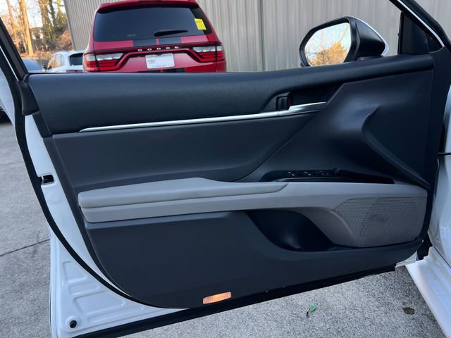 Used 2018 Toyota Camry L image 10