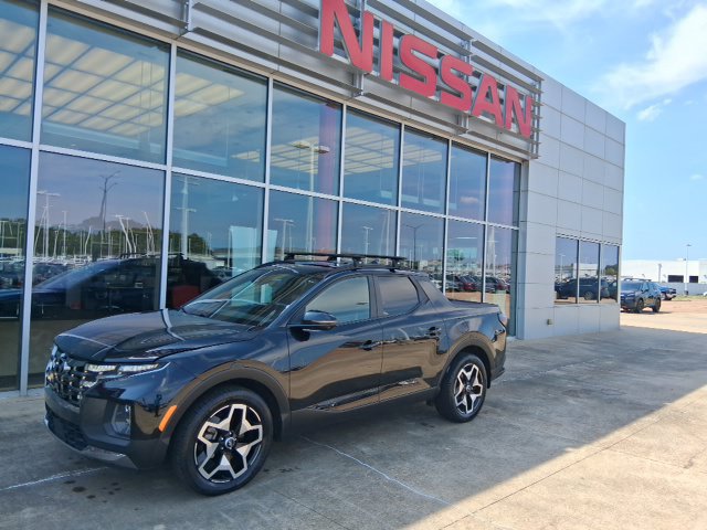 Used 2023 Hyundai Santa Cruz Limited AWD/4WD image 2
