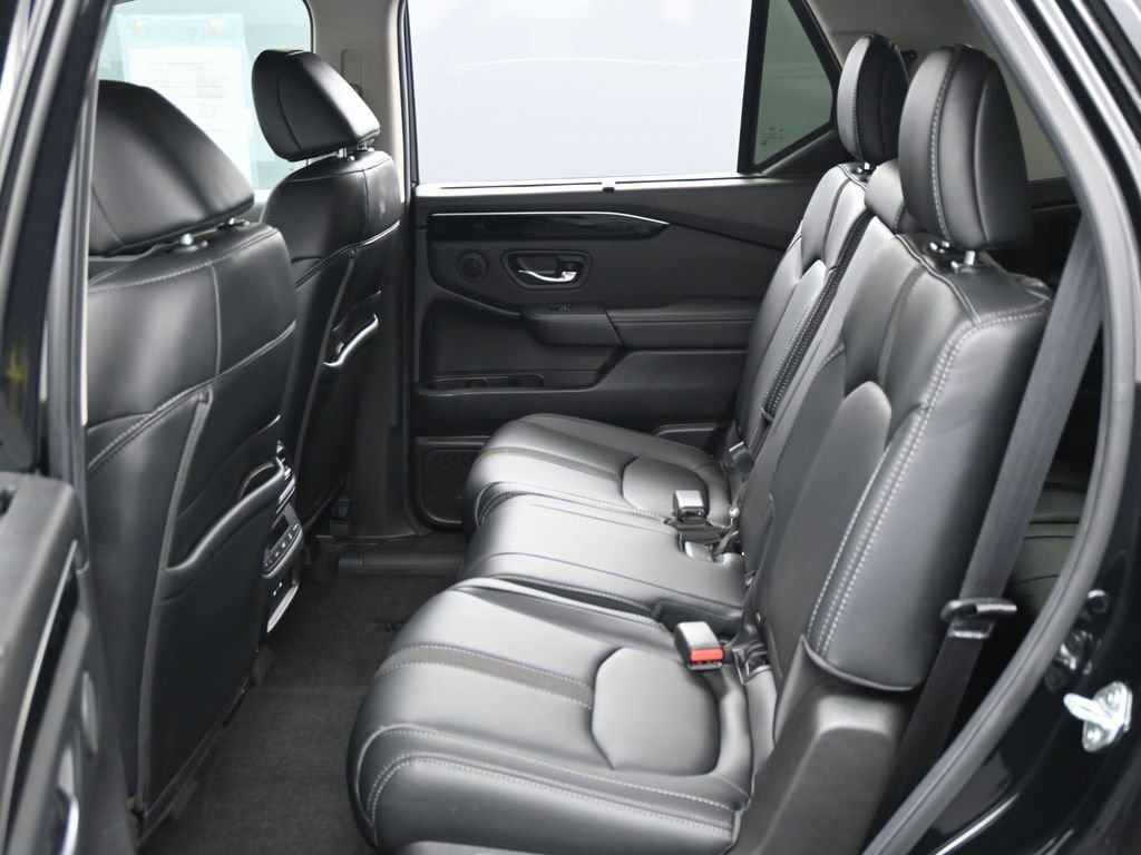 Used 2025 Honda Pilot EX-L image 31