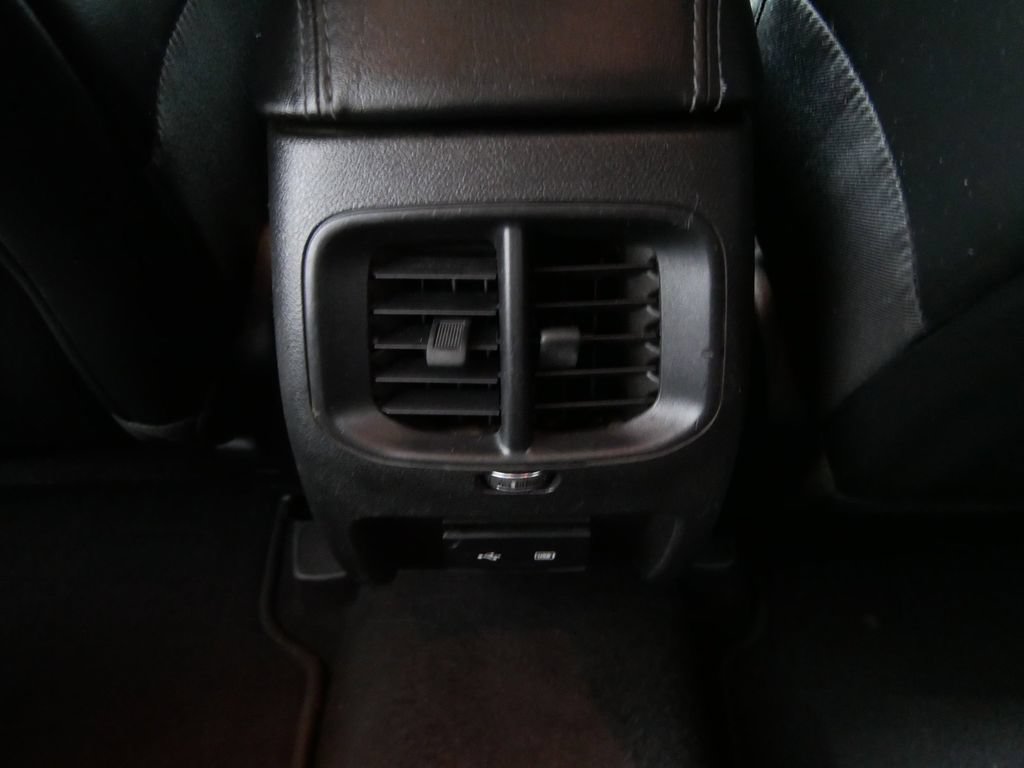 Used 2020 Jeep Cherokee Latitude Plus AWD/4WD image 19