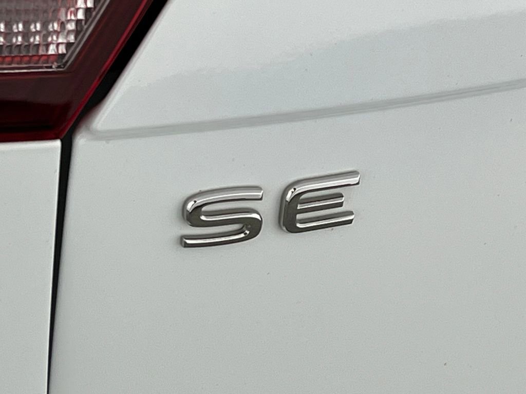 Used 2024 Volkswagen Tiguan SE image 35