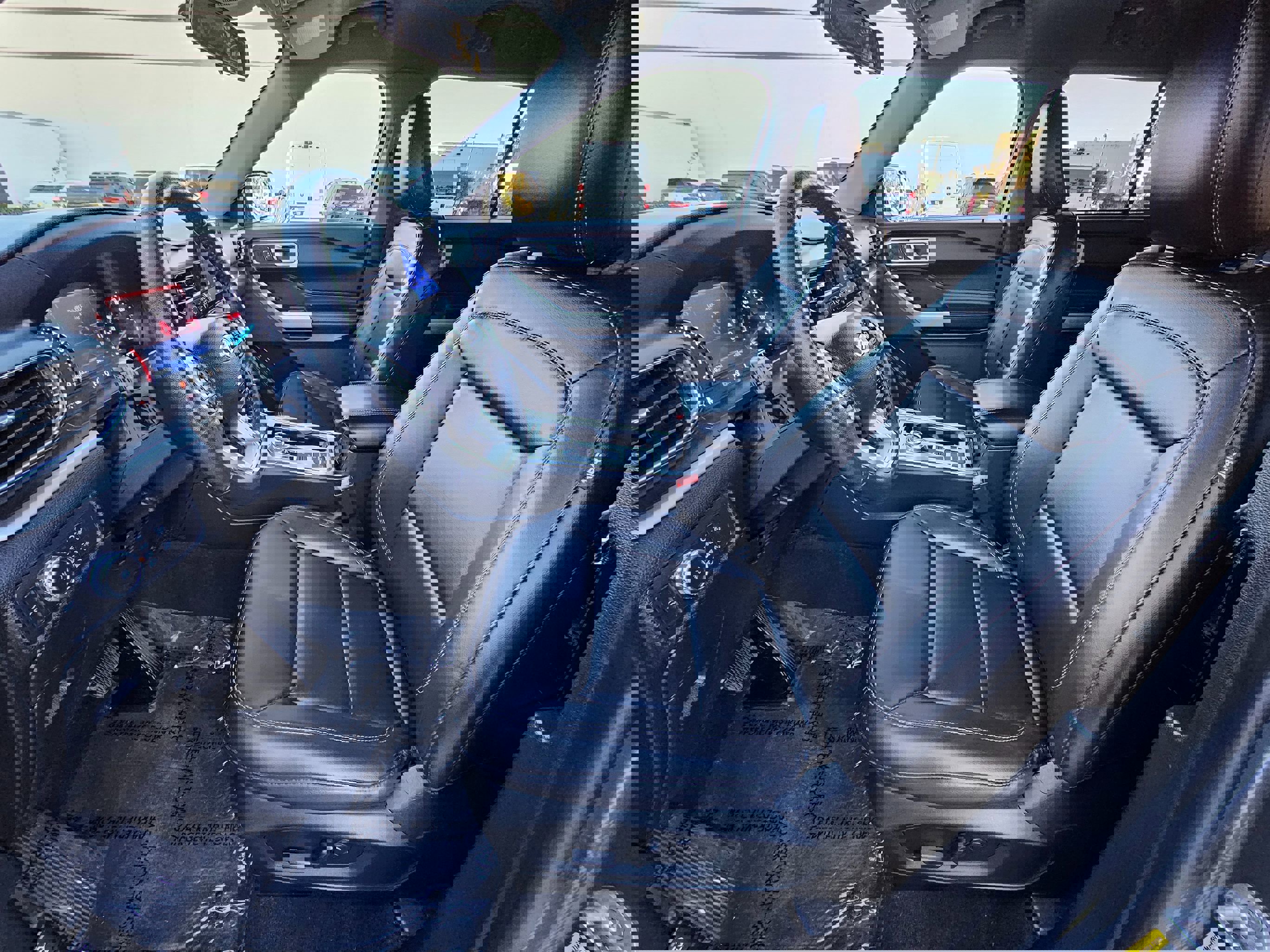 Used 2022 Ford Explorer XLT w/ Equipment Group 202A RWD image 17