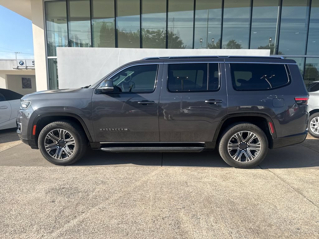 Used 2023 Jeep Wagoneer 4WD w/ Premium Group I image 2