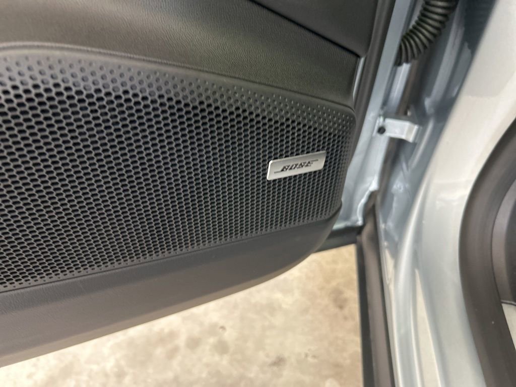 Used 2025 Porsche Macan Electric image 43