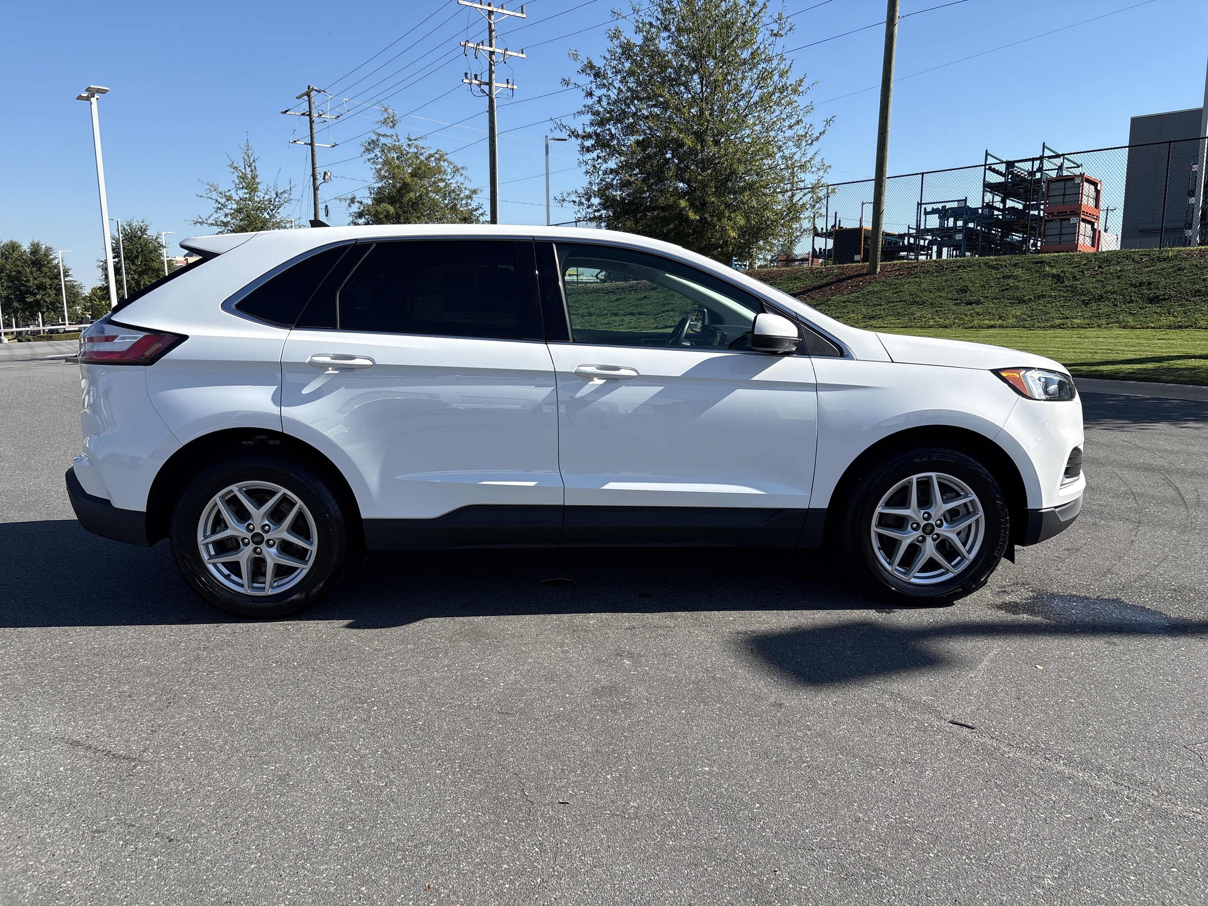 Used 2024 Ford Edge SEL AWD/4WD image 10