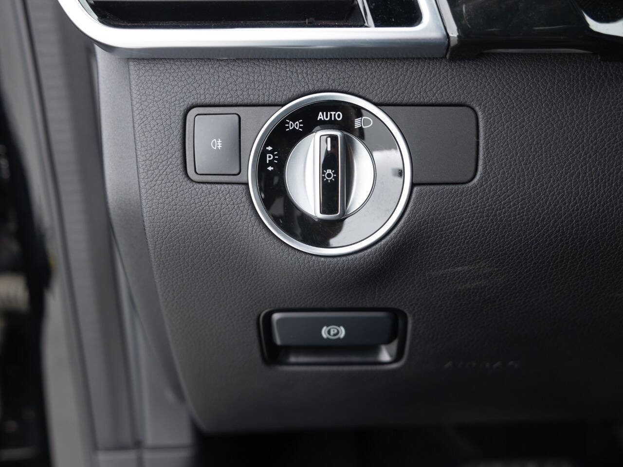 Used 2019 Mercedes-Benz GLE 400 4MATIC image 39