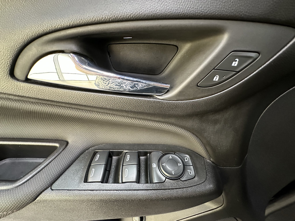 Used 2023 Chevrolet Equinox RS AWD/4WD image 24