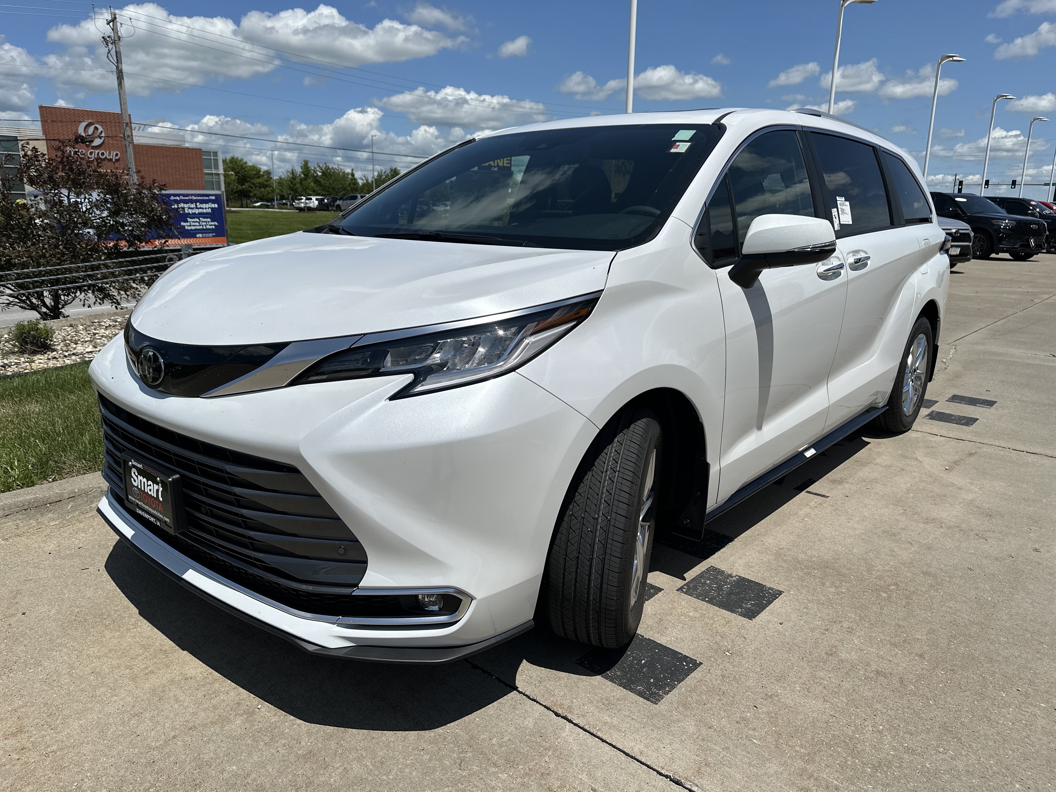 New 2026 Toyota Sienna Limited AWD/4WD image 3