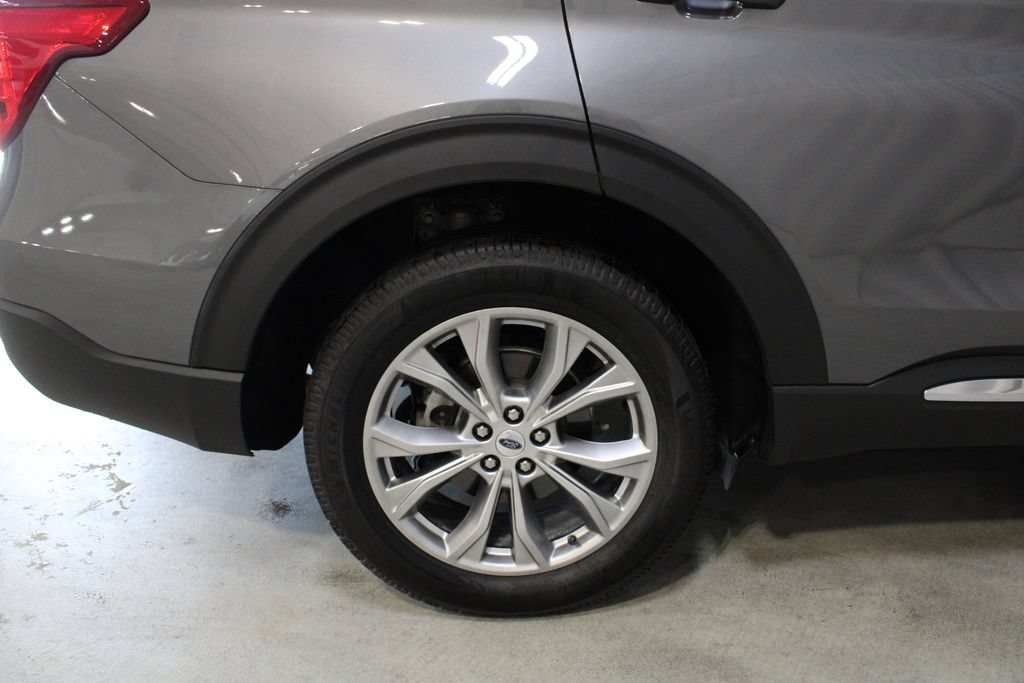 Used 2023 Ford Explorer XLT w/ Equipment Group 202A AWD/4WD image 28