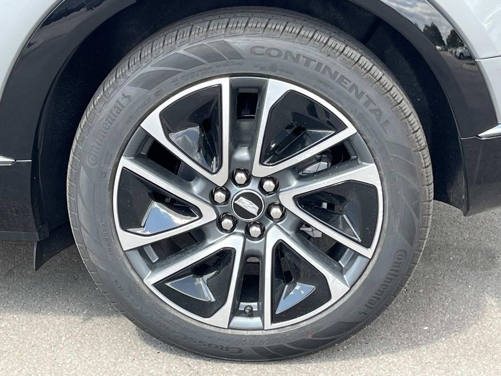 New 2025 Cadillac Optiq Sport 1 image 13