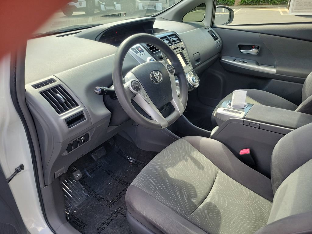 Used 2014 Toyota Prius V Three image 18