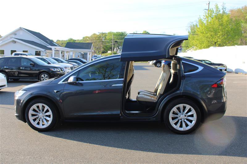 Used 2016 Tesla Model X 75D AWD/4WD image 6