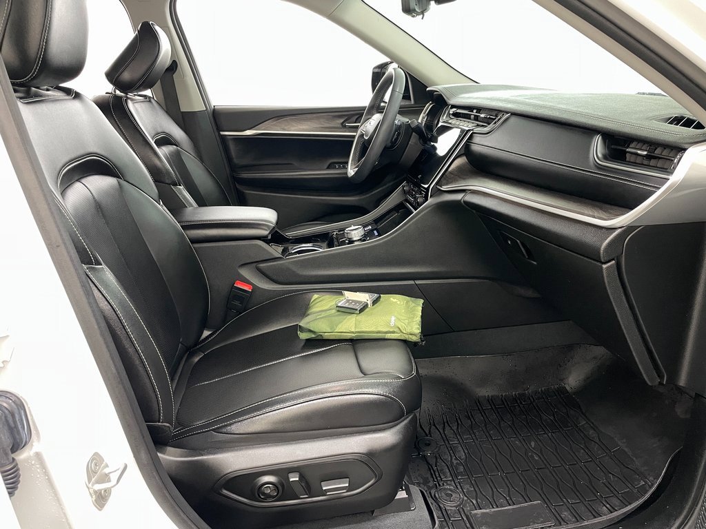 Used 2023 Jeep Grand Cherokee L Limited w/ Luxury Tech Group II image 42